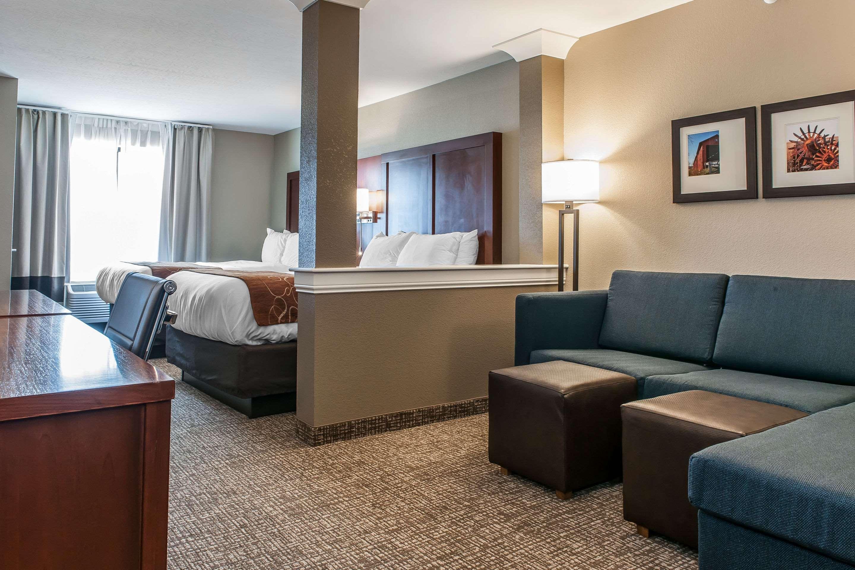 Comfort Suites Rensselaer Near Fair Oaks Экстерьер фото