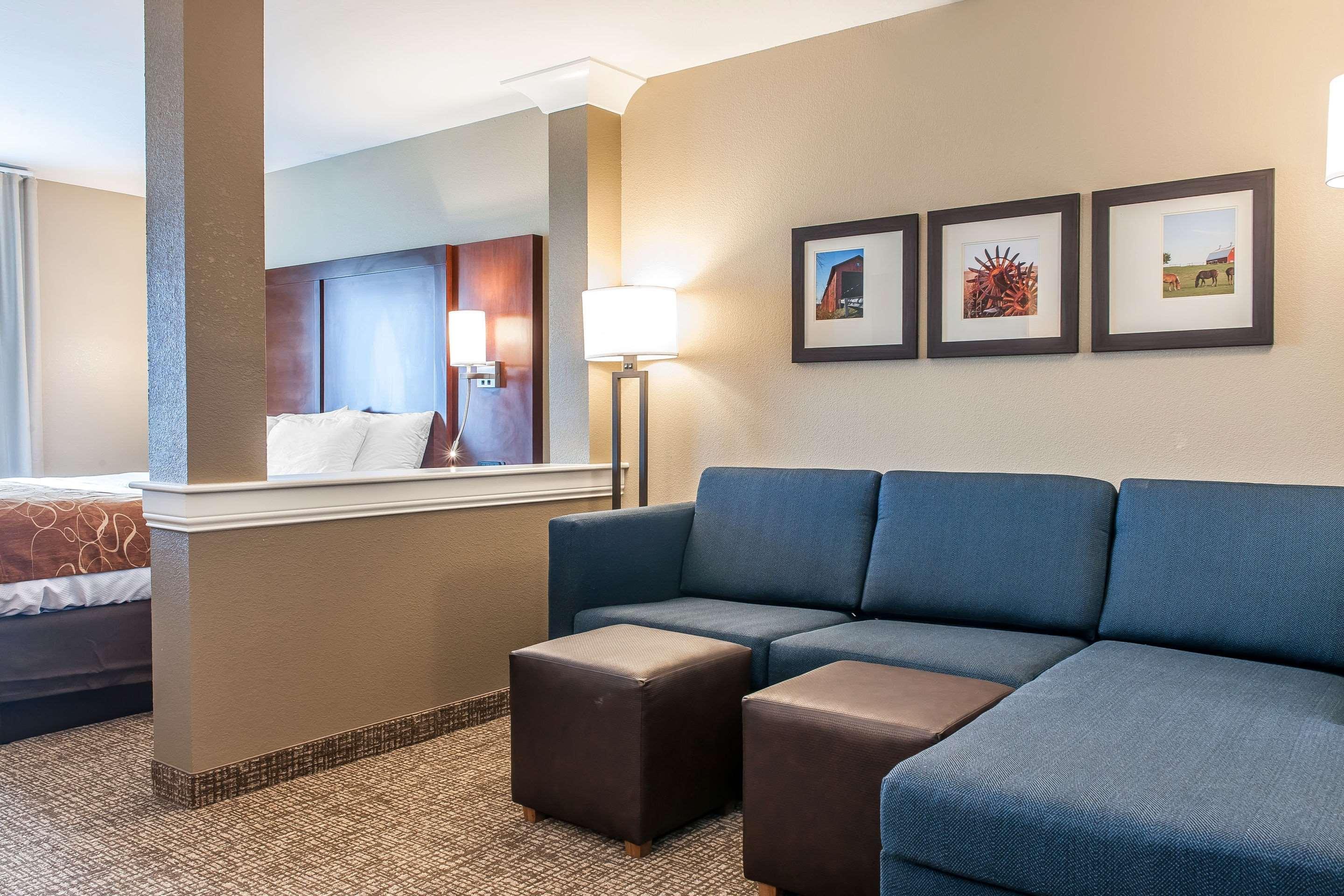 Comfort Suites Rensselaer Near Fair Oaks Экстерьер фото