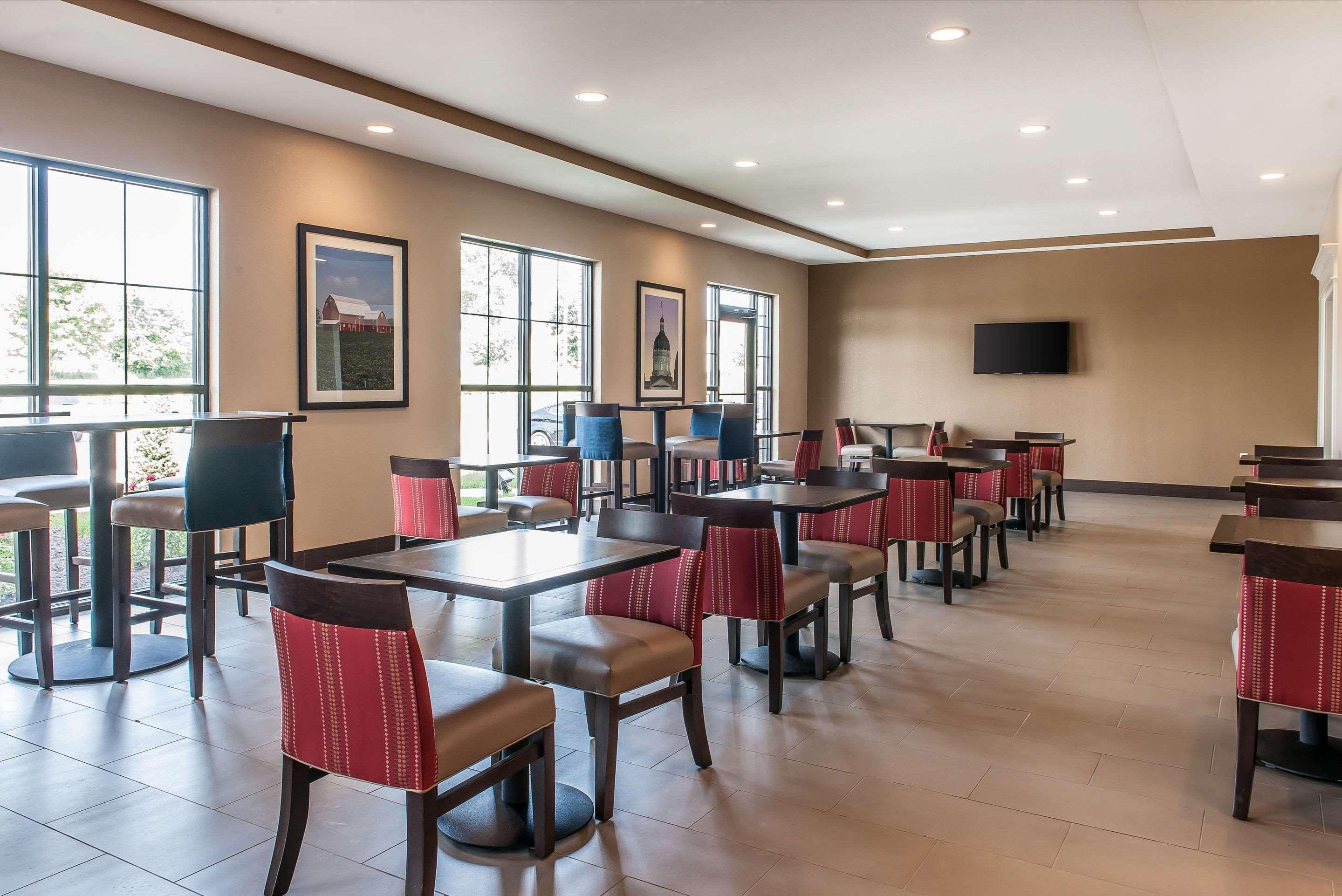 Comfort Suites Rensselaer Near Fair Oaks Экстерьер фото